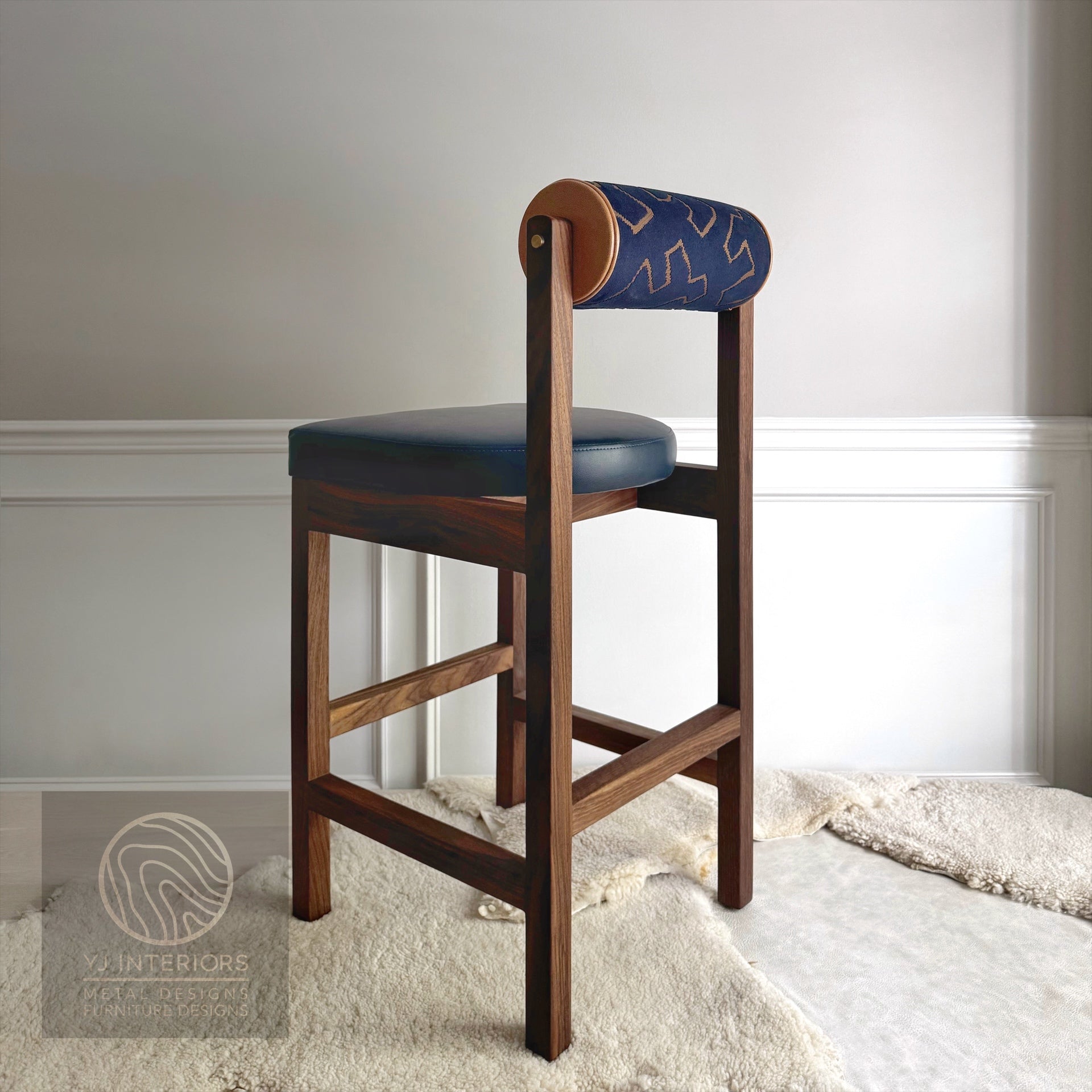 Rody Bolster bar chair