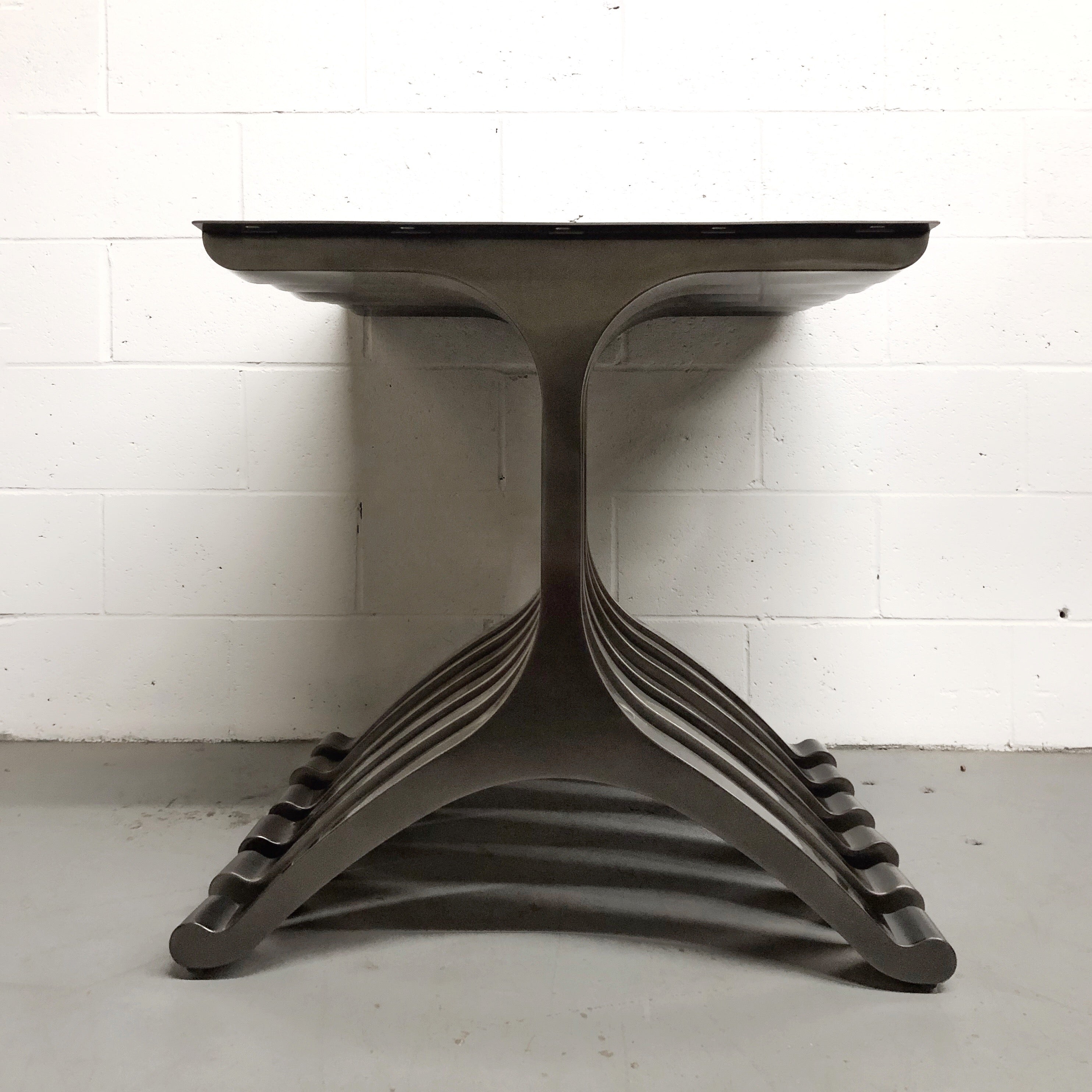 black-wishbone-table-legs