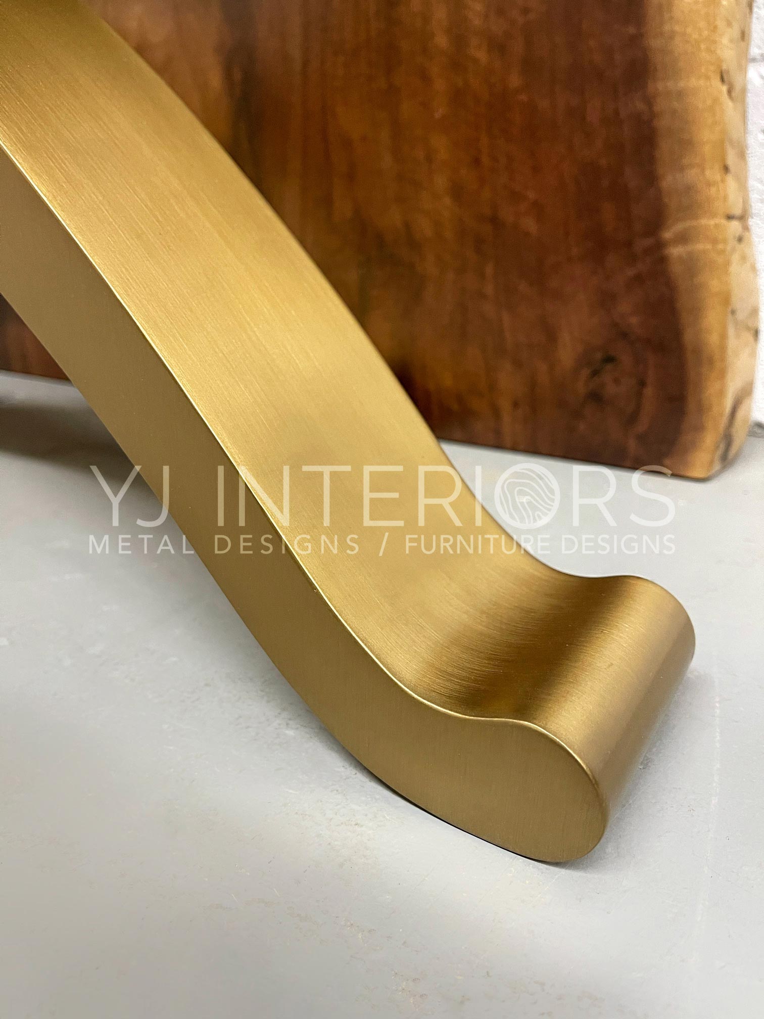 brass-finish-table-leg