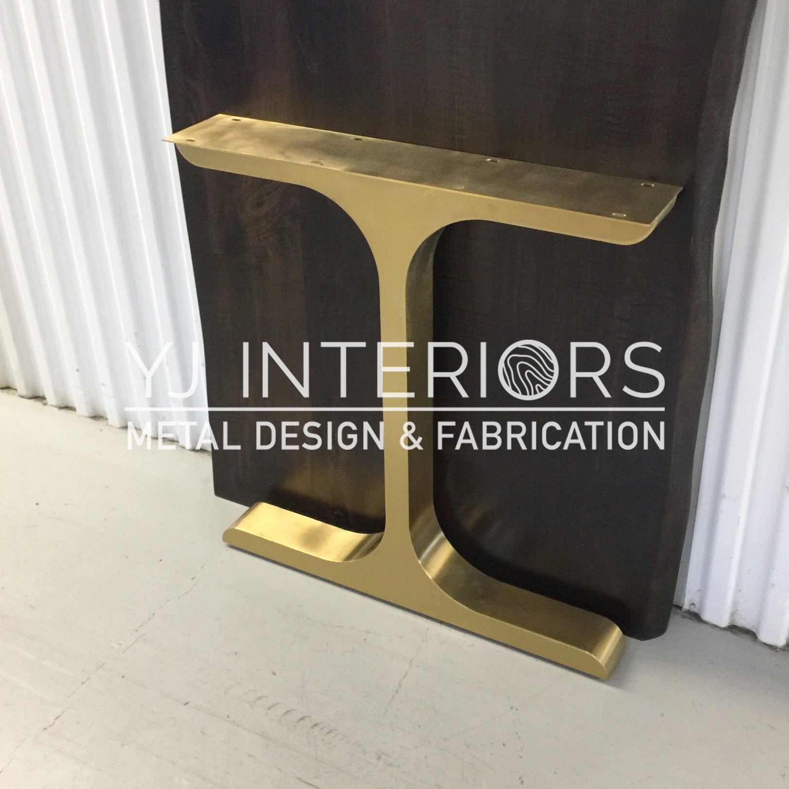 wineglass-brass-metal-table-legs