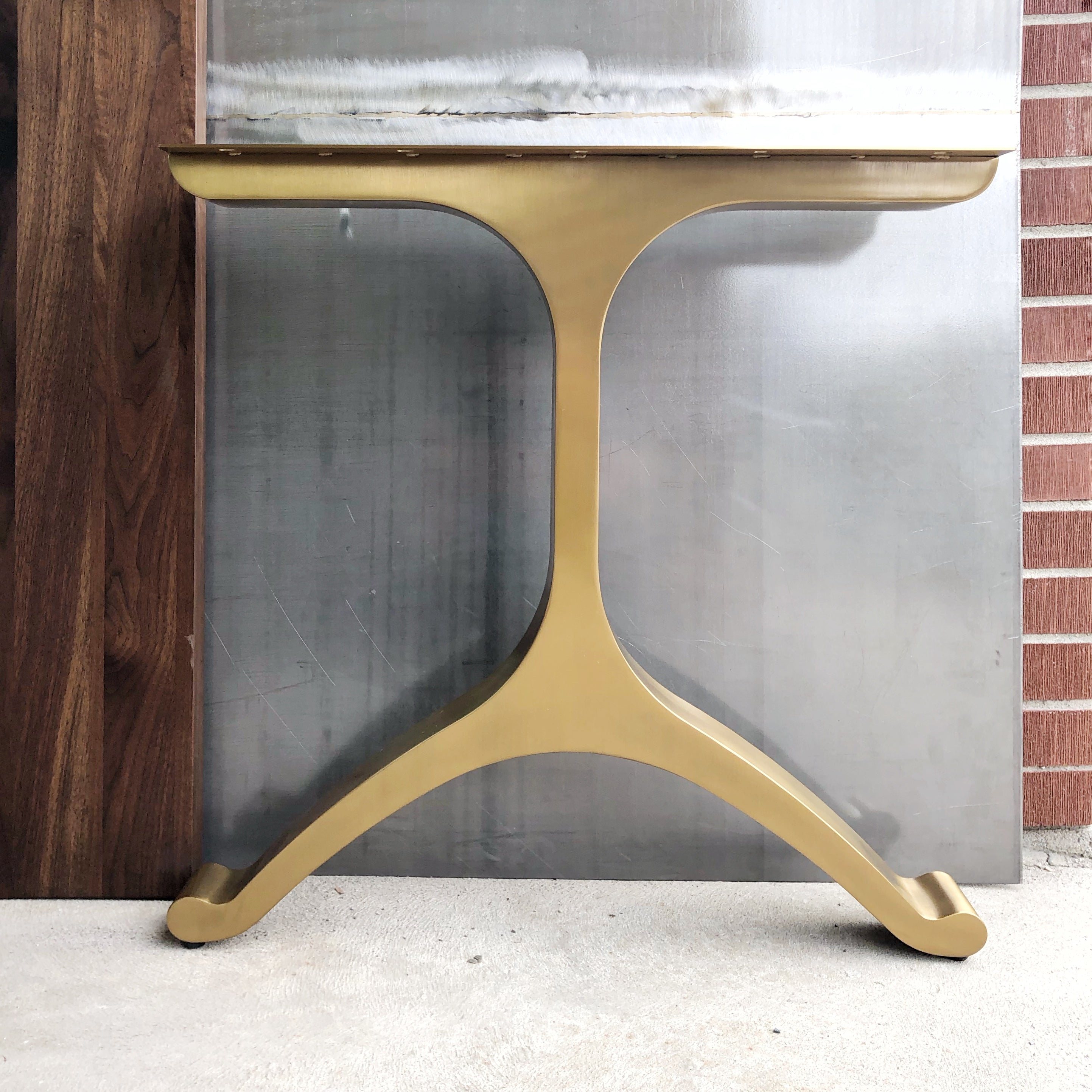 brass-wishbone-table-legs