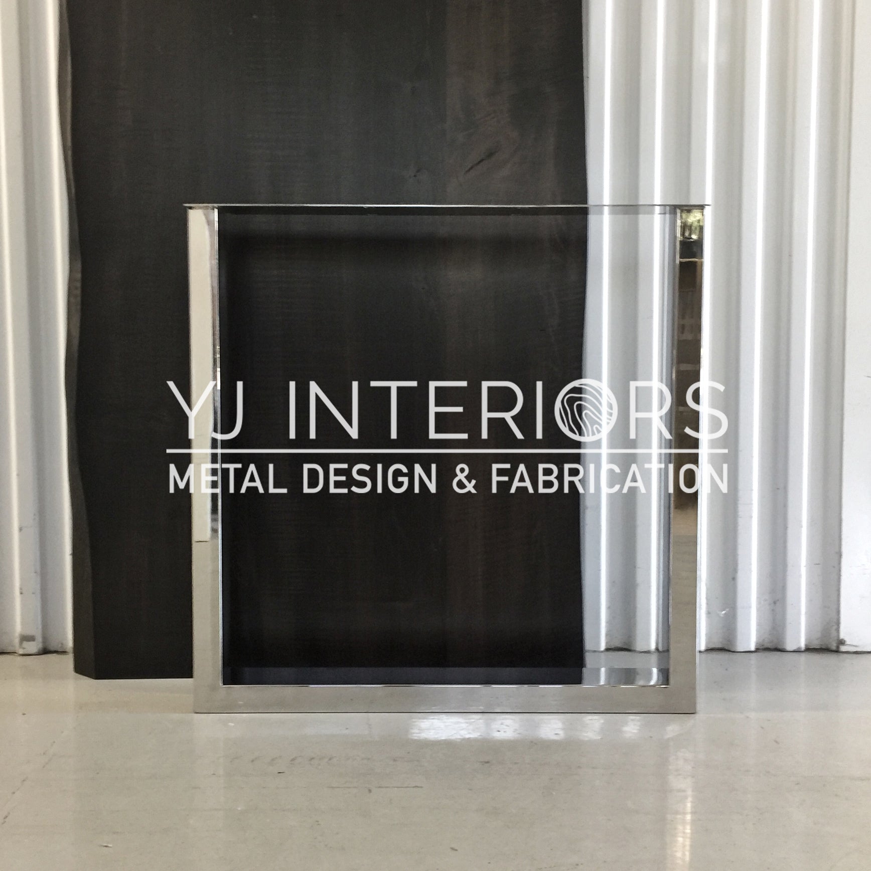 U-shaped-mirror-chrome-table-legs