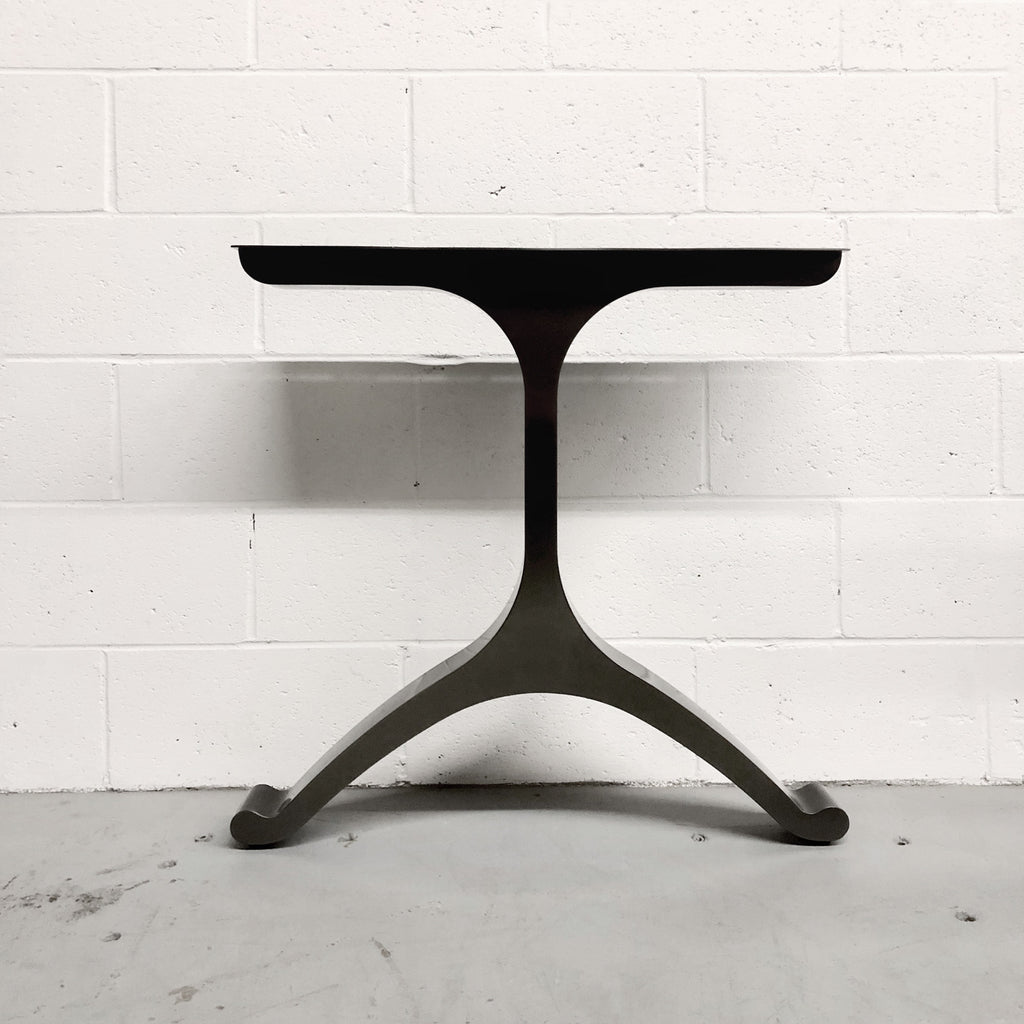 black-wineglass-table-legs