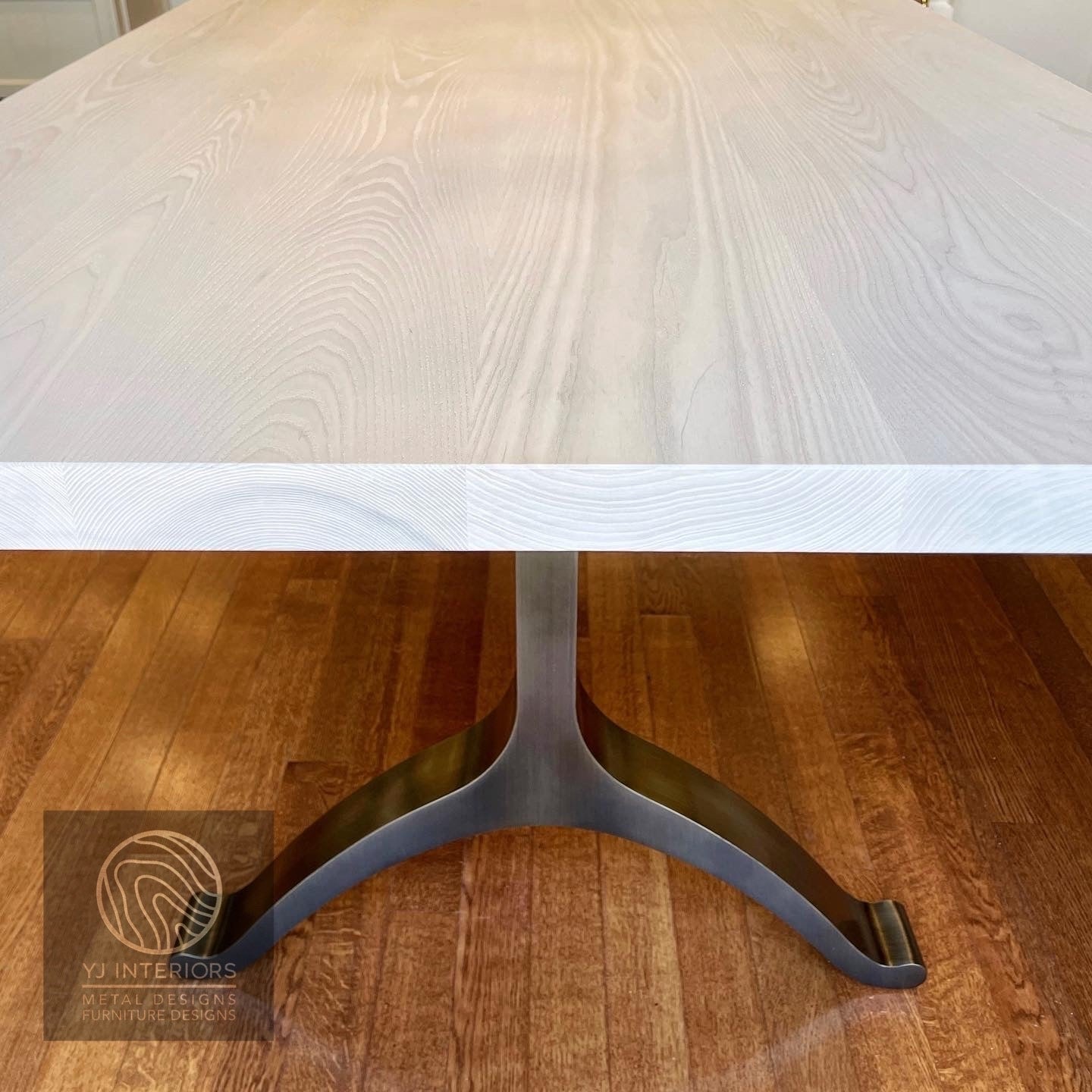 bronze-wishbone-table-legs