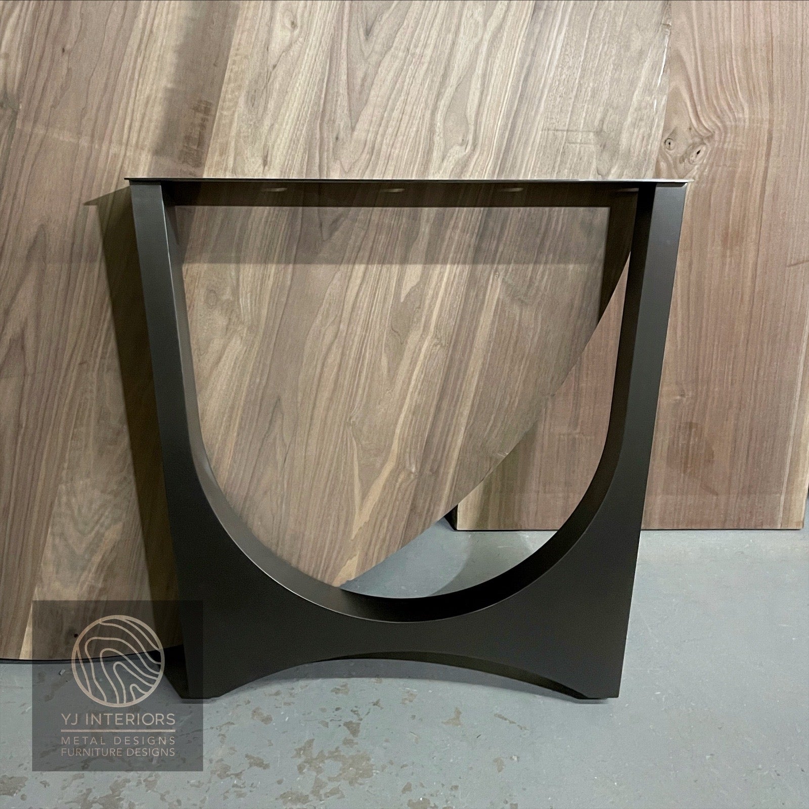 blackened-steel-tunnel-metal-table-legs