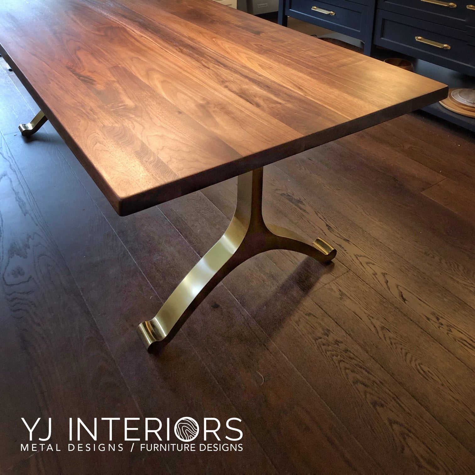 wineglass-wishbone-table-legs